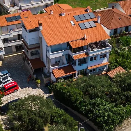 Daire Apartmenthaus Rab Town